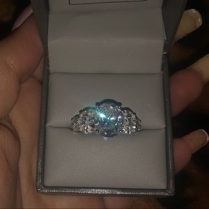 Size 7 diamond gorgeous ring from Macy’s💎